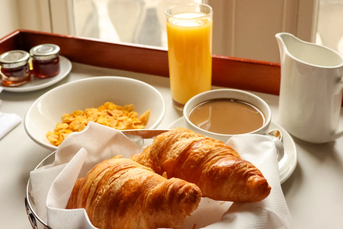 breakfast on a cruise ship