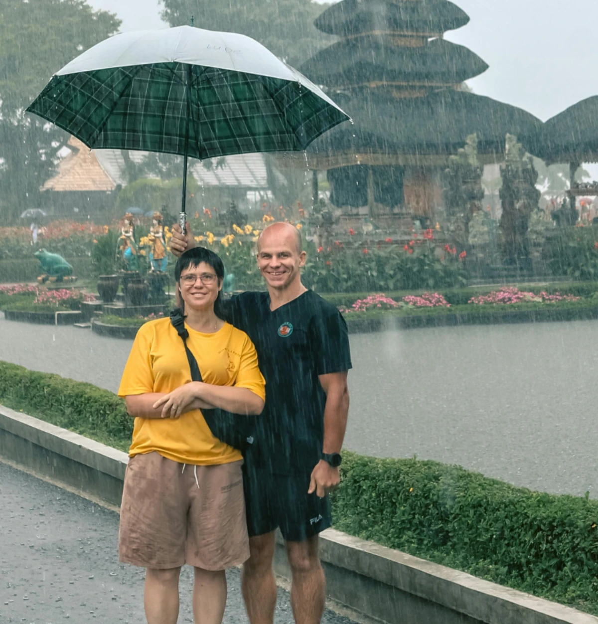 couple in bali during rainy season