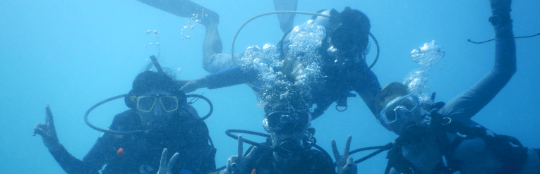 Overcrowded diving