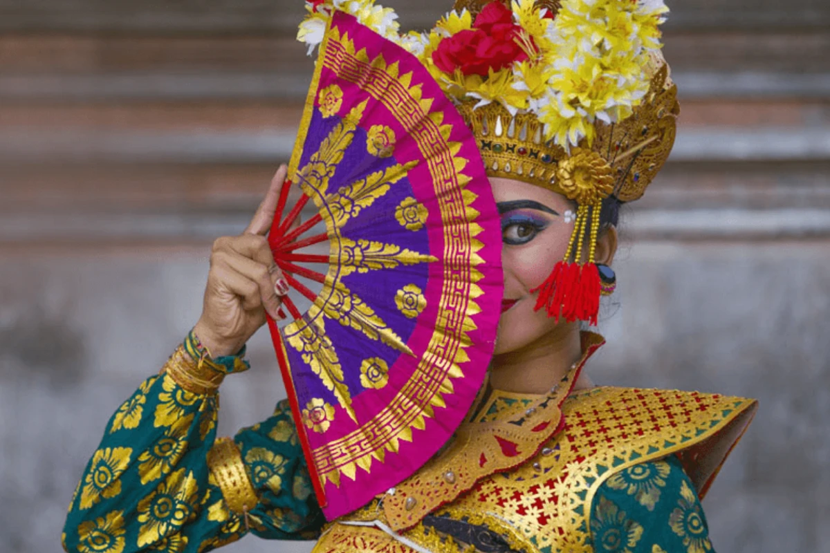 traditional bali dancer